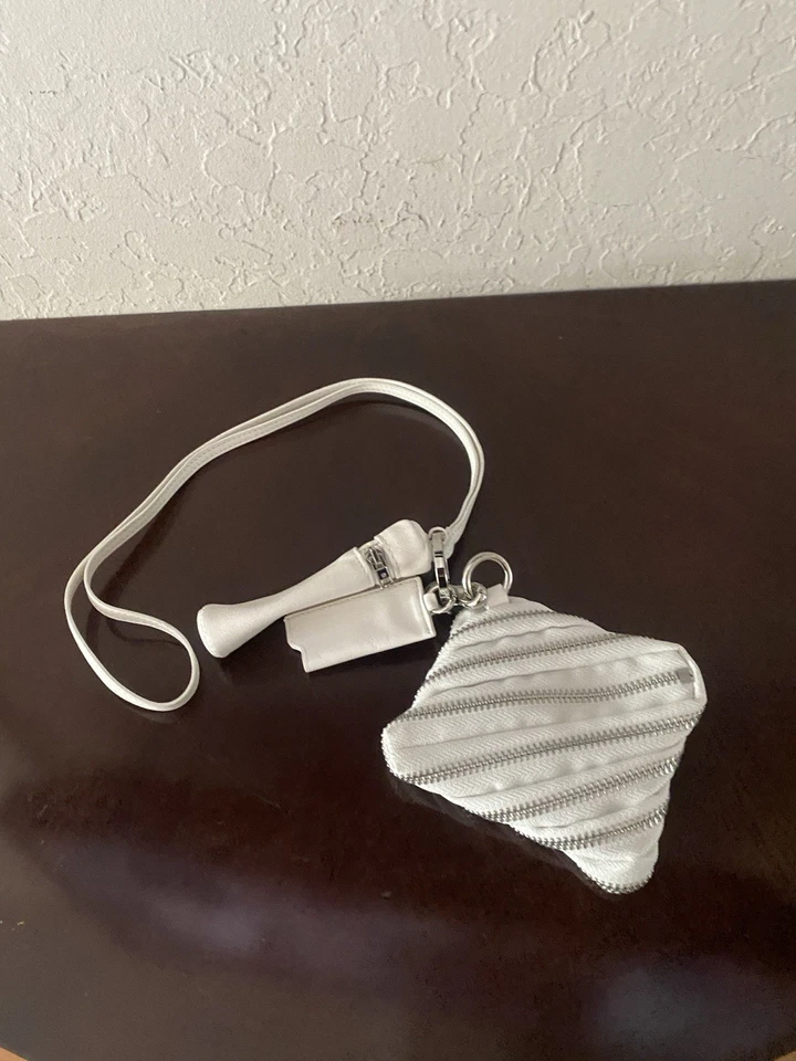 Alexander Wang 白色拉链袋口红夹卡片盒银色挂绳新品 — 第 2/2 张图片