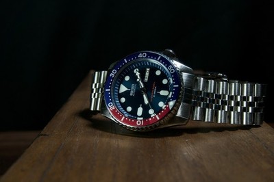 Seiko Prospex Pepsi Dial Diver Automatic Men's Watch Blue Red Bezel