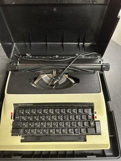 Silver Reed Electric 2200 elektrische Schreibmaschine Koffer – Vintage / Retro