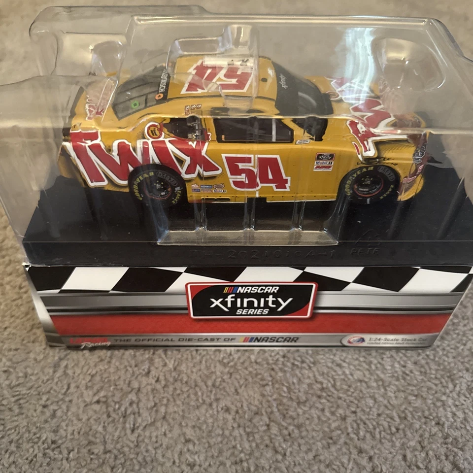  Kyle Busch # 54 TWIX Texas Win 2021 Supra 1:24 W542123TWXKBG 1 de 1.260 Foto 3 de 4