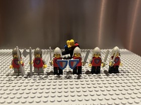 LEGO Castle 677 Knight&rsquo;s Procession Near Complete All Original Parts No Replacem