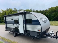 2020 FR Wolf Pup, roof air, power awning, bunk house style, very clean, camp now