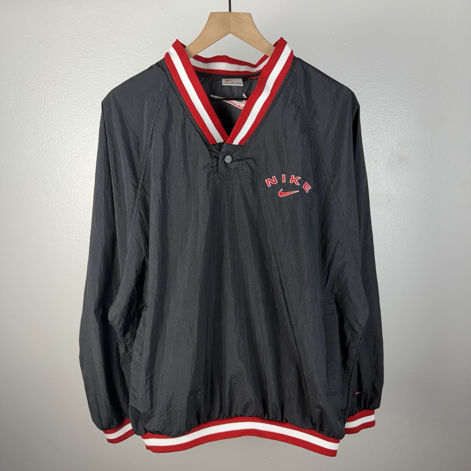 Vintage 90’s Nike Spell Out Swoosh Windbreaker V Neck Pullover Y2K Size Large