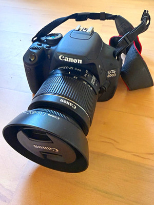 Canon EOS 600D DSLR-Kamera Canon EF-S 18-55mm Objektiv Schwarz
