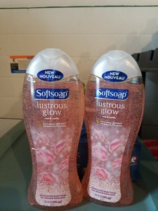 softsoap body wash lustrous glow
