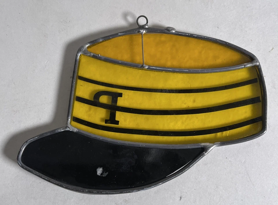 VTG PITTSBURGH PIRATES HAT SHAPED STAINED GLASS ORNAMENT 5.5” x 3.5” - Image 2 of 3