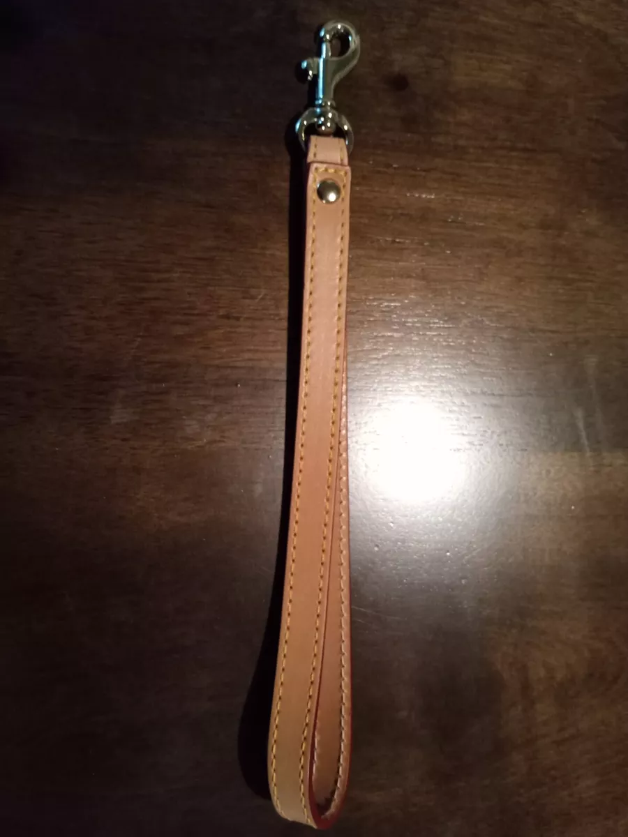 Dooney and bourke wristlet best sale strap