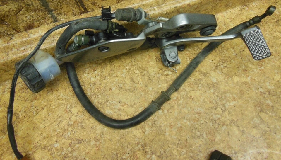 Yamaha FZS1 2001 FZ1 FZ 1 FZS1000 1000 Fazer clavija pedal palanca de freno maestro Foto 2 de 2