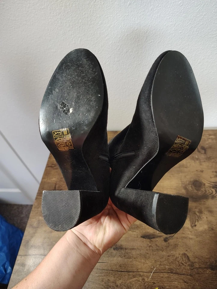 Patrizia Geza Floral Black Boots Womens Size 6 By Spring Step Velvet Block Heel  - Image 4 of 4