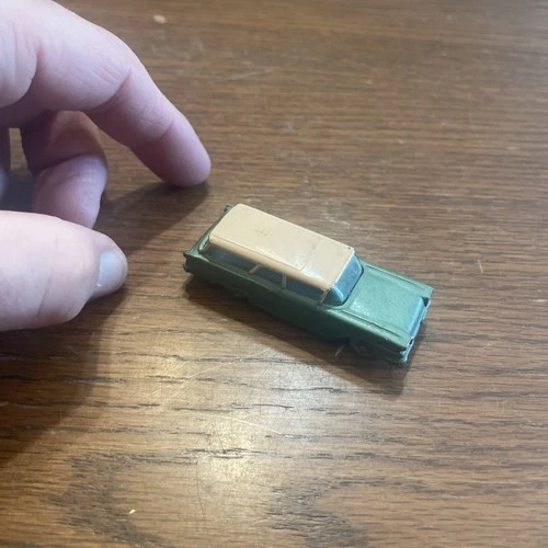 Vintage Matchbox American Ford Station Wagon Lesney Gray Wheels England