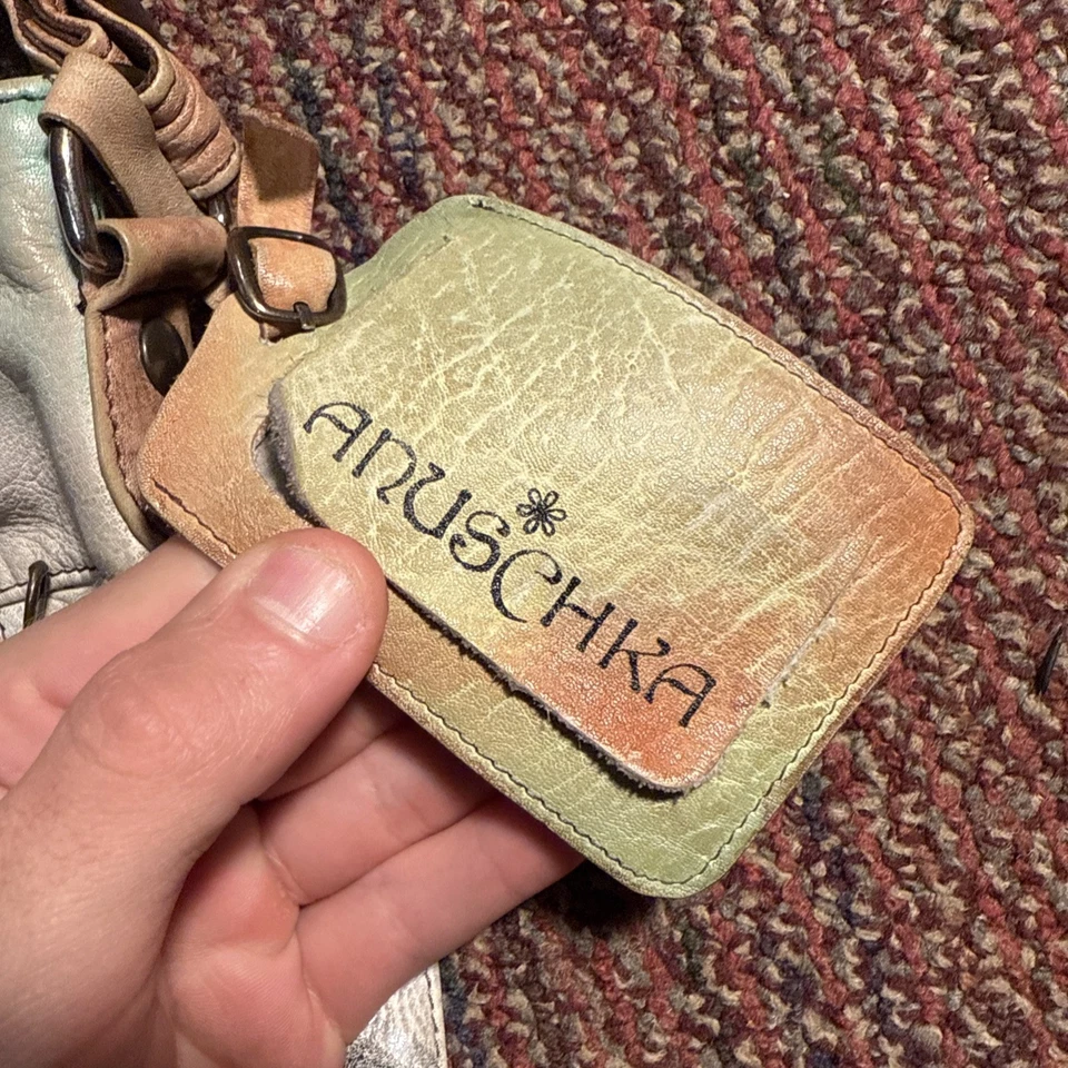 Bolso de Hombro Anuschka de Cuero Genuino Pintado a Mano Diseño Mariposa  Foto 2 de 4