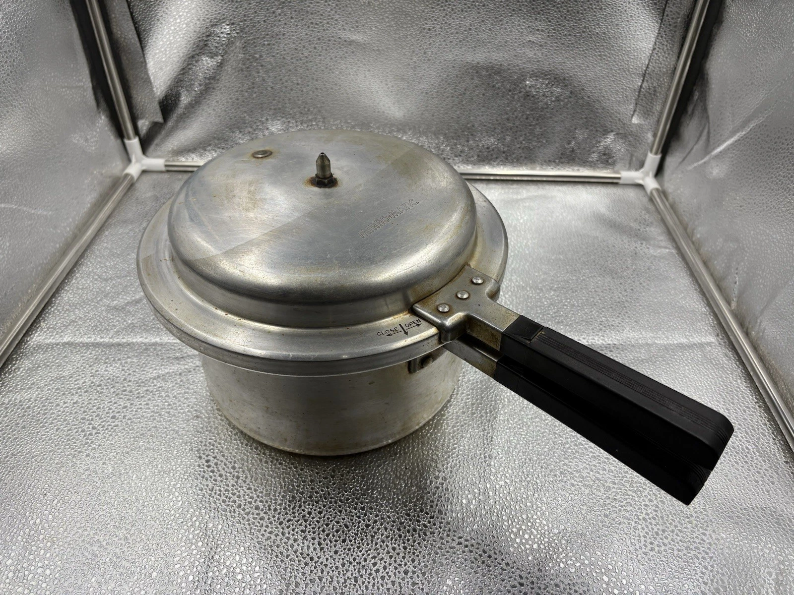 Mirro Matic 4 Quart Pressure Cooker Aluminum 394M Made in USA Vintage