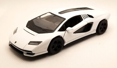 Kinsmart - 1:38 Scale Model Lamborghini Countach LPI 800-4 White (BBKT5437DW)