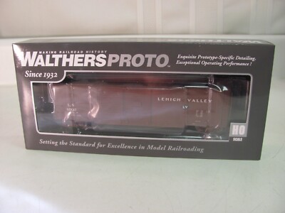 Walthers Proto AAR Double Door Boxcar w/ End Door Lehigh Valley #8502 920-101652