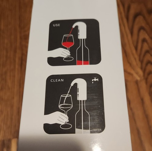 Electric Wine Opener Gift Set: Decanter, Aerator & Accessories in Christmas Red - Picture 5 of 5