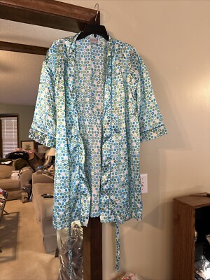 Passports Women s Bath Robe Polyester Medium NWT