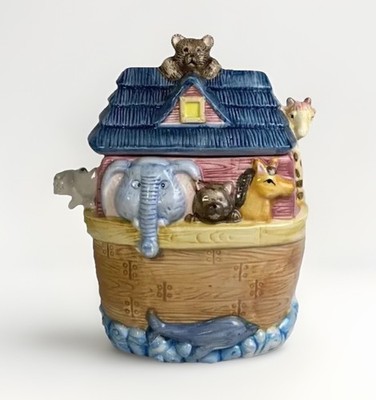 VTG Noah s Ark Cookie Jar Canister 8.5  Ceramic Hand Painted Animals Canister