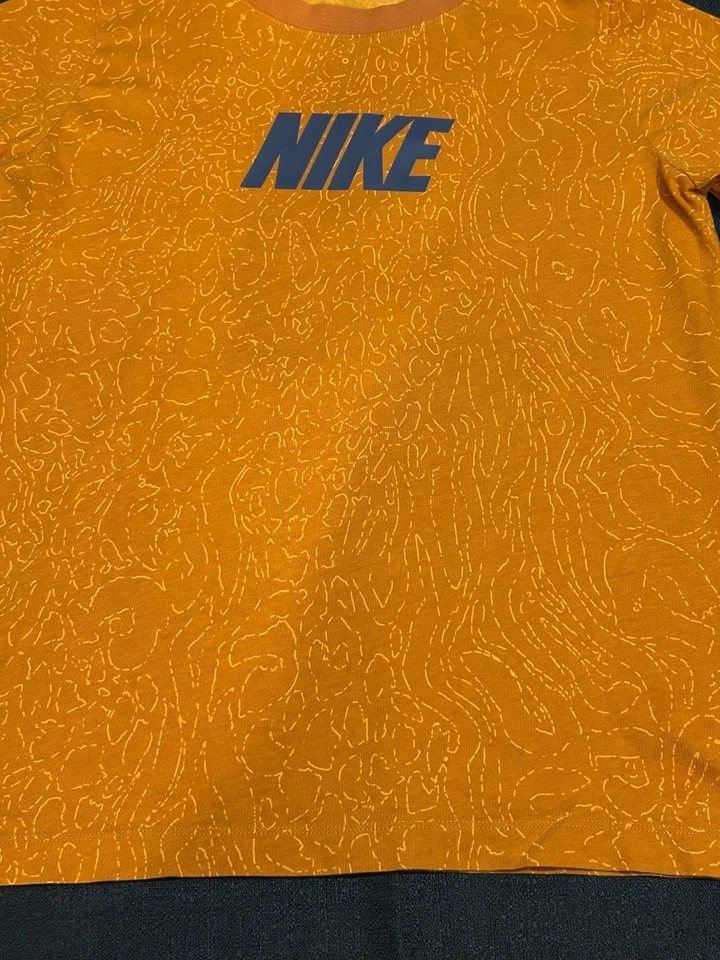 Nike Juvenil Camiseta Grande Naranja Gráfico Camiseta Negro Logo Ropa Deportiva Atlética Casua Foto 3 de 4