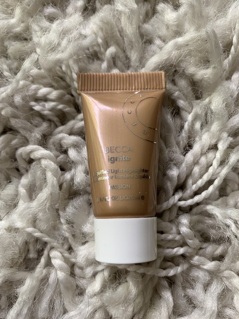 becca liquid highlighter passion