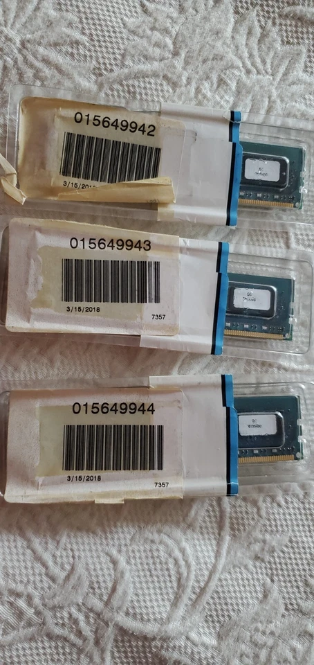 Edge Memory PE223953 4GB  PC310600 NONECC UN SEALED - Image 3 of 3