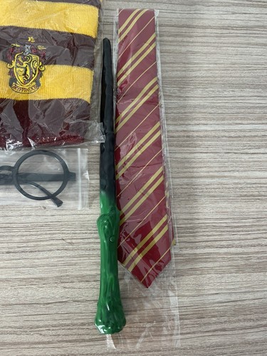 Harry Potter XL Gryffindor Cosplay Costume Cloak Robes Adult Halloween Wand - Picture 22 of 24