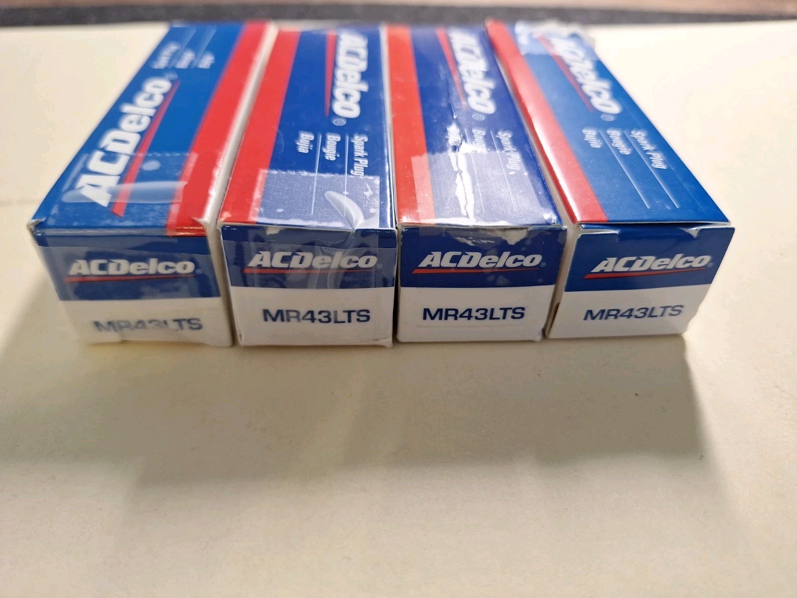 Pack Of 4 GENUINE ACDelco Marine Spark Plugs. MR43LTS 19355201 