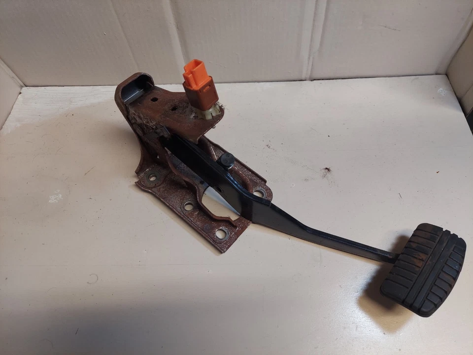 ОРИГИНАЛЬНАЯ ПЕДАЛЬ ОСТАНОВА ТОРМОЗА MITSUBISHI OUTLANDER SPORT 2016–2024 - Изображение 3 из 4