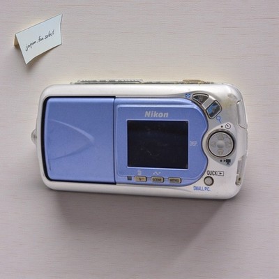 Nikon COOLPIX 2500 Silver Digital Camera 2.0 MP 3x Zoom 1.5 inch TFT LCD Exc+++