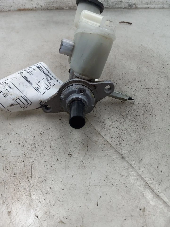 12-19 丰田亚里斯 L 1.5L Brake Master CYLINDER — 第 4/4 张图片
