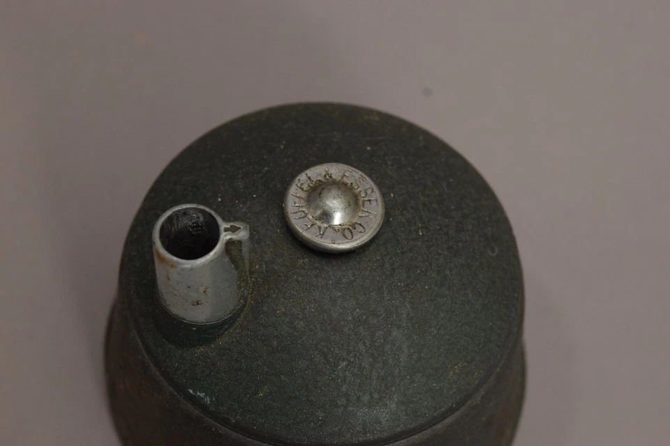 Vtg K & E Keuffel & Esser Co. 1099 Cast Iron Drafting Pencil Sharpener Green - Image 2 of 4