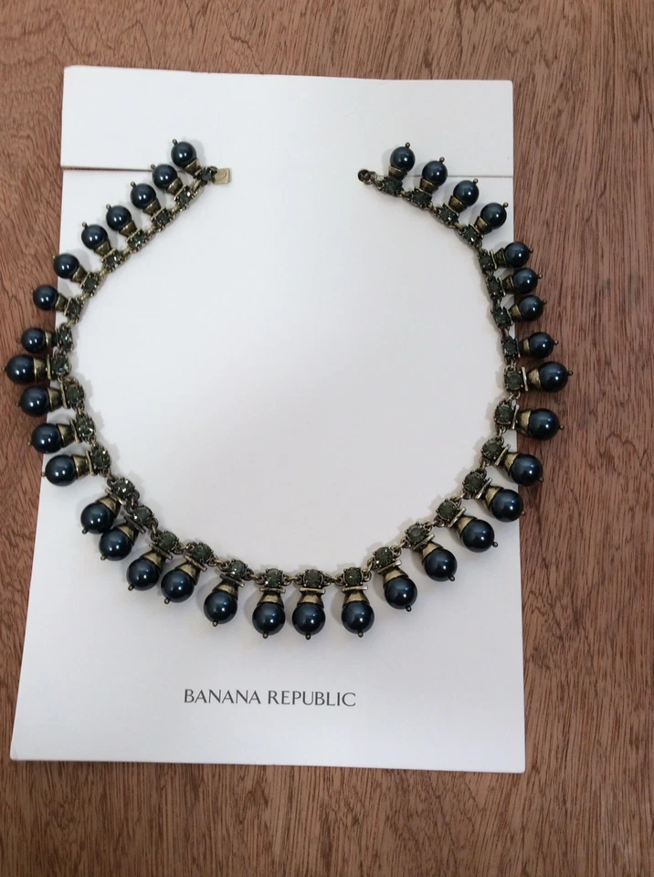 Collar grueso vintage Banana Republic estrás negro imitación perlas Foto 3 de 4