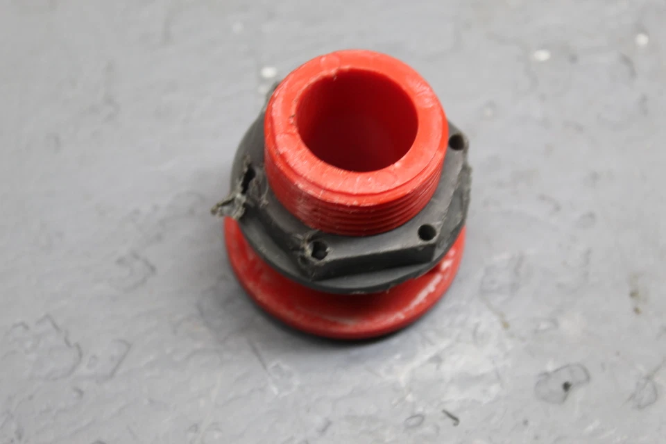 1997 TIGERSHARK DAYTONA 1000 BILGE PUMP HULL EXIT - Imagem 4 de 4