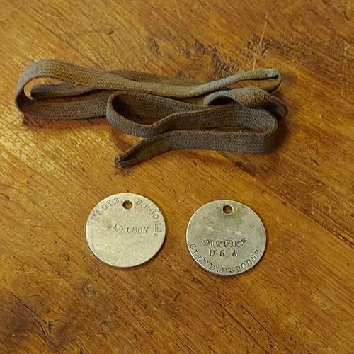 Antique Pair Original WW1 Dog Tags US Military Soldier Green Lanyard