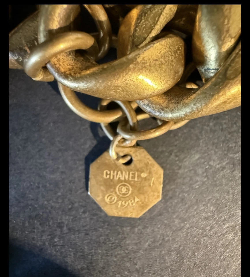 Collar Chanel 1984 llamativo - cadena tono dorado - perlas sintéticas de gran tamaño raro Foto 2 de 4