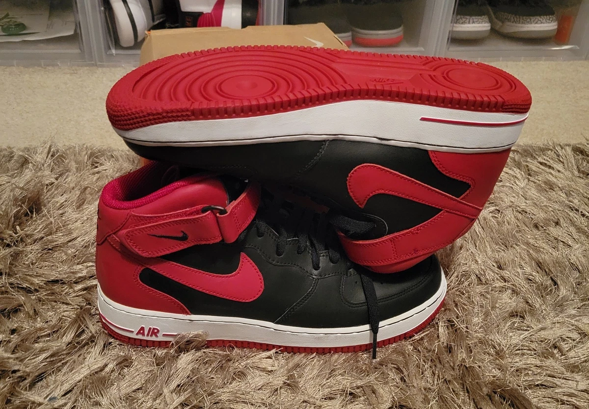 Preços baixos em Nike Air Force 1 Mid Black Red' | eBay