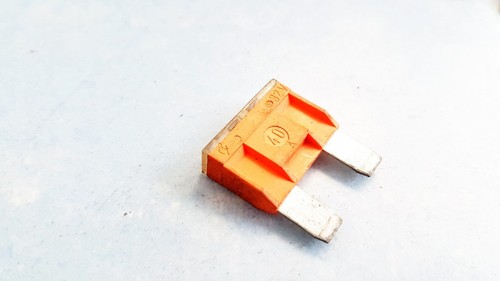 40A  Sicherungen 32V Renault Laguna DE1006126-89