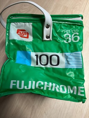 80er Kühltasche FUJI-Film in Form einer 35mm-Filmverpackung Cooling Bag