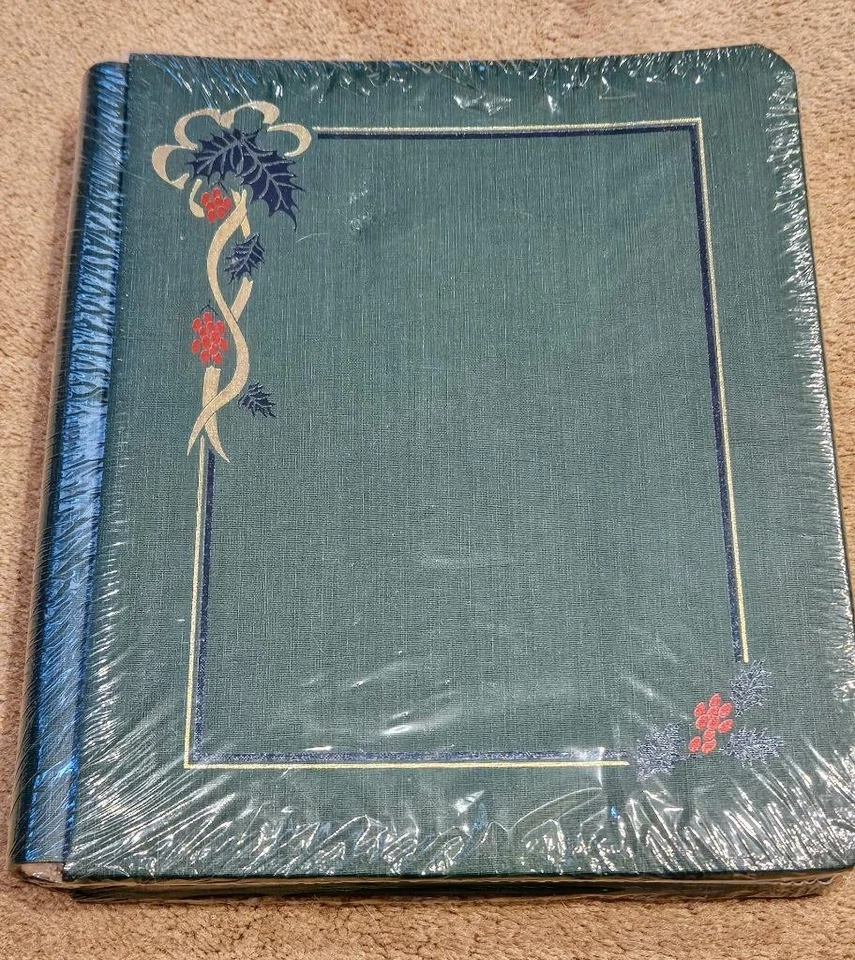 Винтажный рождественский альбом Creative Memories 8x10 Green Holly + 2 упаковки праздничных страниц - Изображение 2 из 4