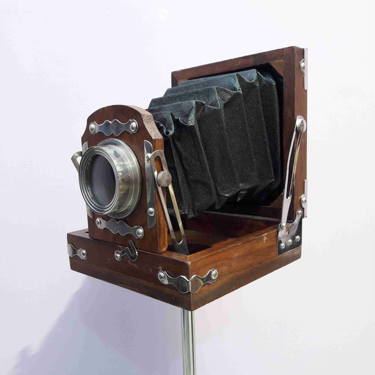 アンティーク雑貨 Cameraman Antique Style Vintage Old Camera With Tripod Stand Model For