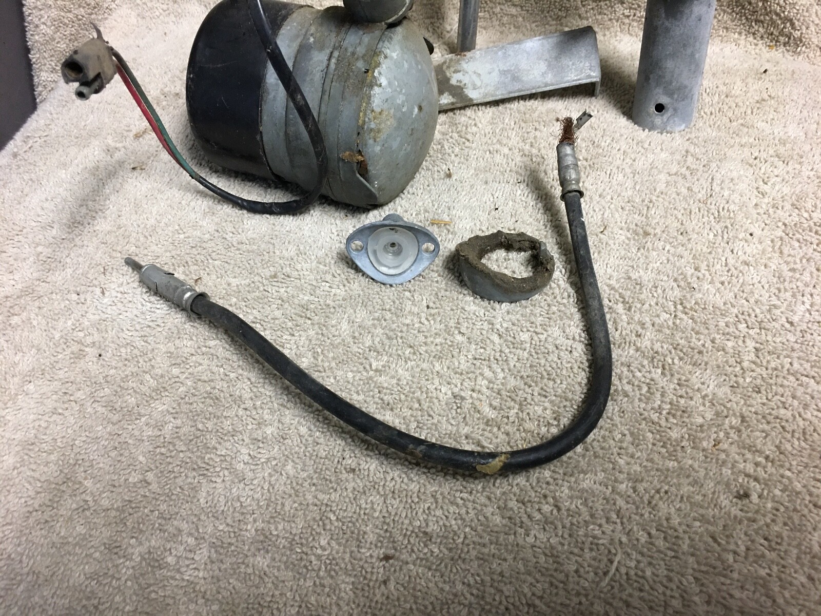 FORD D8VY18850AB 19751979 LINCOLN CONTINENTAL POWER RADIO ANTENNA