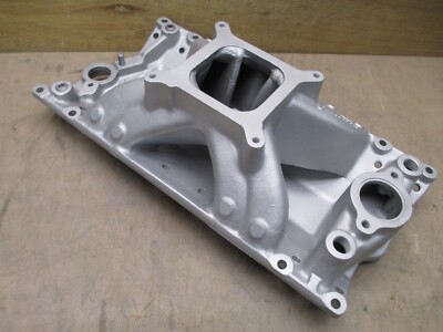 Vortec Edelbrock Super Victor 2913 Small Block Chevy Intake