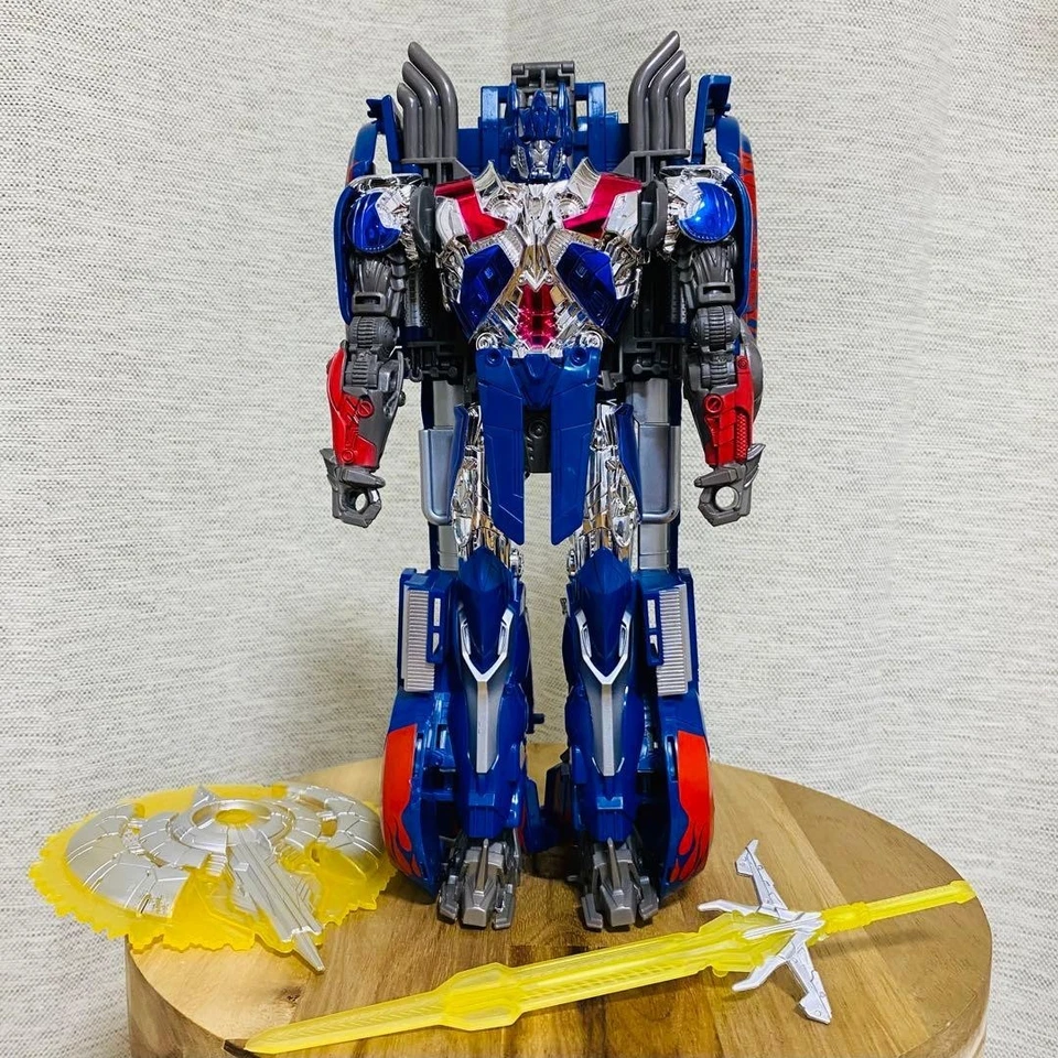 Transformers Studio Series Optimus Prime Figure Weapon blu rosso argento nuovo - Immagine 3 di 4