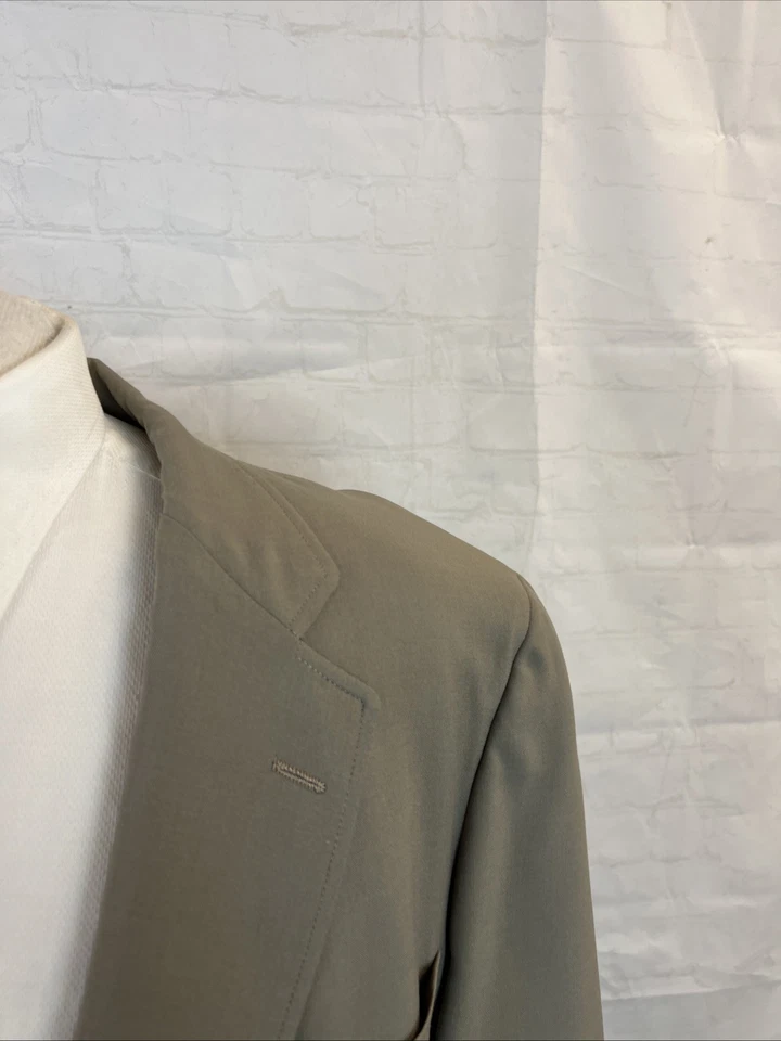 Blazer Southwick Hombre Gris Beige Sólido 48L $895 Foto 2 de 4