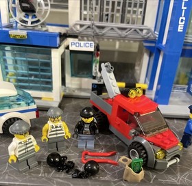 LEGO CITY: Police Station (60047) Complete  No Box No Instructions