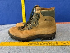 Raichle Mountaineering Hiking Vibram Boots Men's size 11