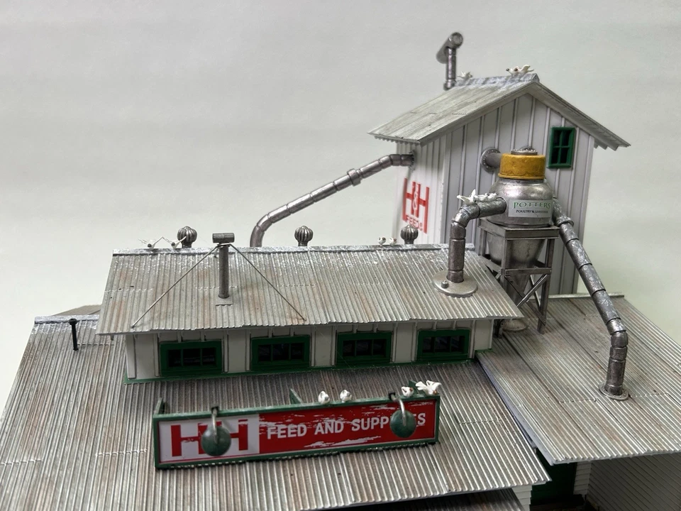 Woodland Scenics BR5859 H&H Feed Mill - O Scale - Image 3 of 4