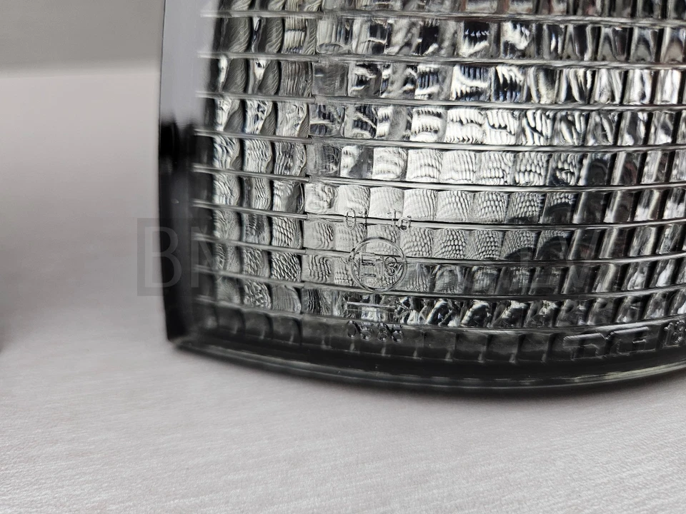 NEW GENUINE TYC BMW E36 COUPE CABRIO TURN INDICATOR FRONT PAIR SMOKED DARK - Image 3 of 4