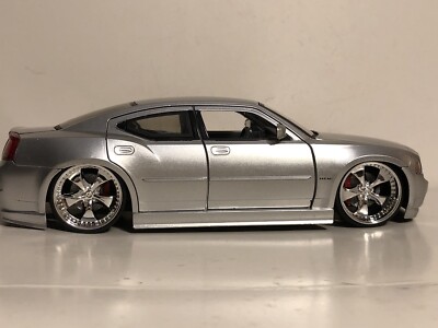 JADA DUB CITY 2006 DODGE CHARGER R/T SILVER 1:24 DIECAST MODEL CAR