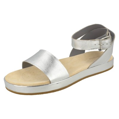 Sandali da donna Clarks, Collezione Estate 2022 - Stileo.it