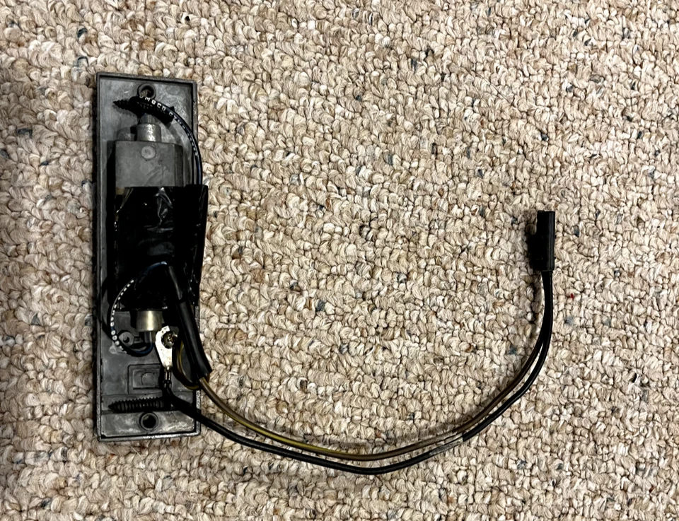 1970 年水星美洲狮 XR7 地图灯组件-消除器/标准-二手 — 第 2/3 张图片